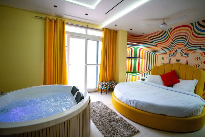 Room 5 of 149