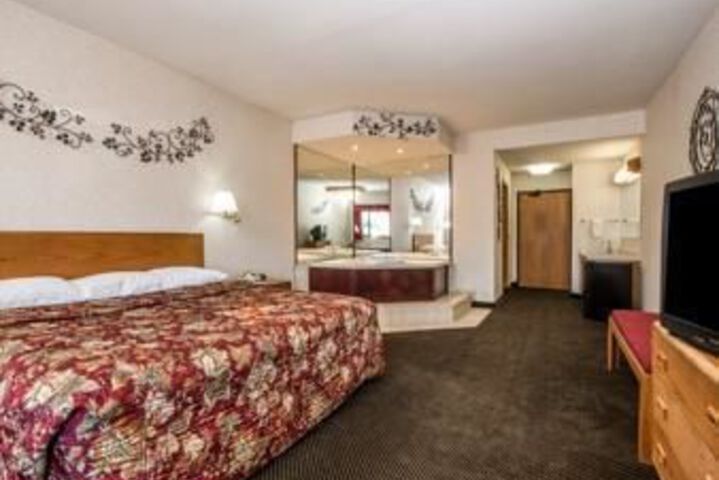 Room 22 of 38