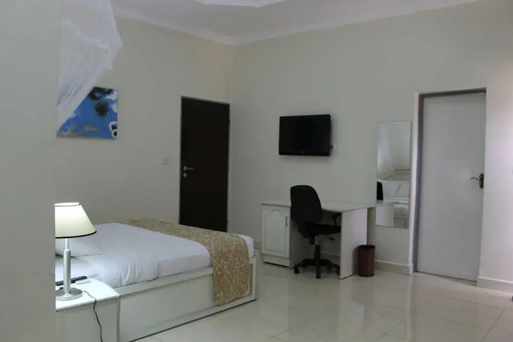Room 3 of 13