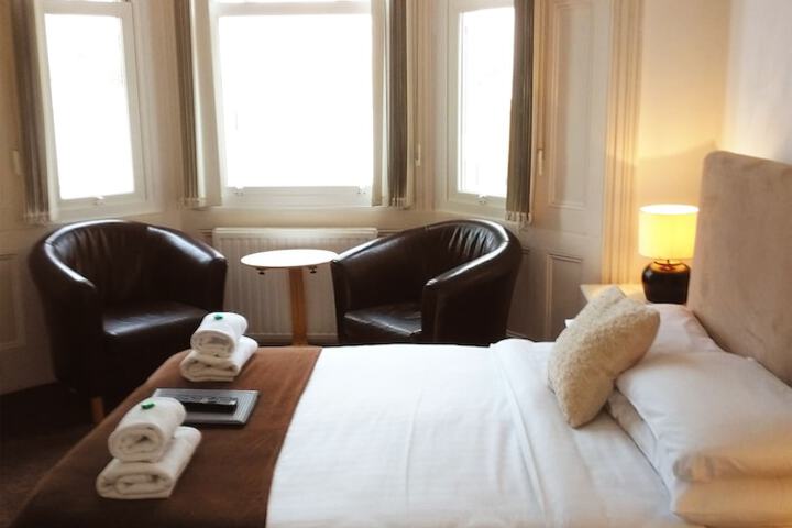 Room 3 of 61