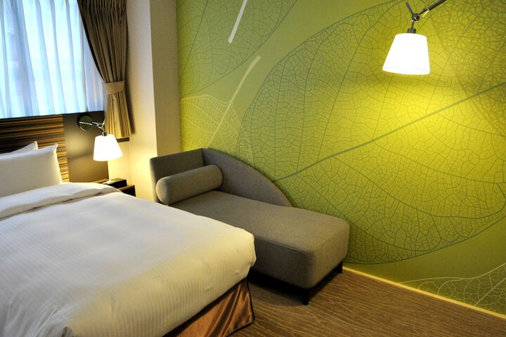 Room 8 of 59