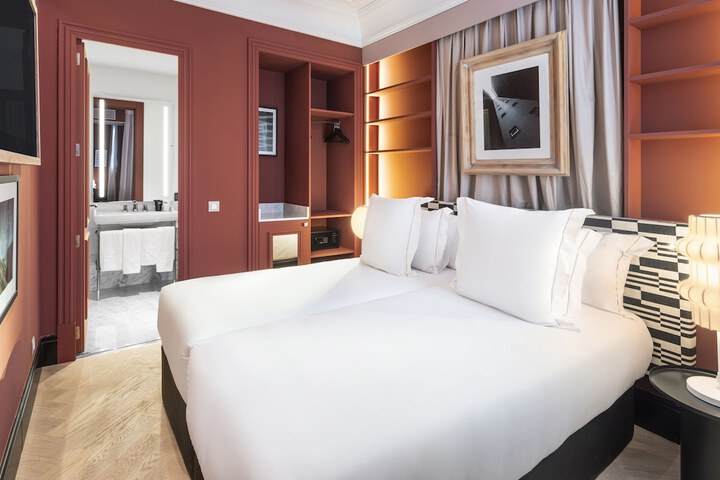 Room 21 of 43