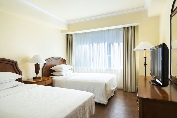 Room 5 of 110