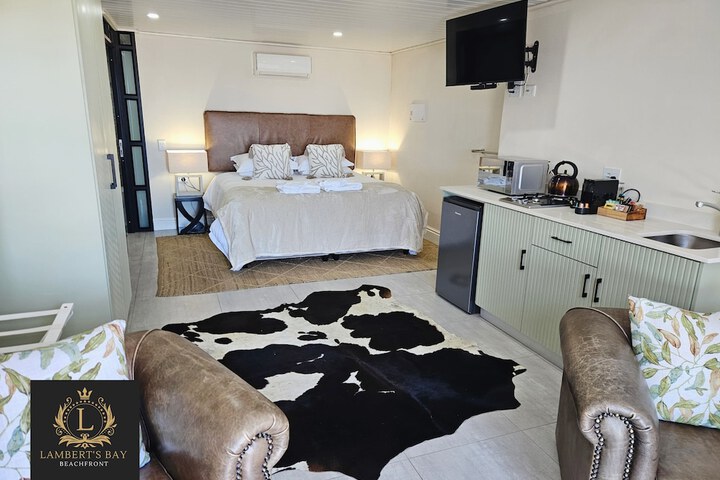 Room 13 of 28