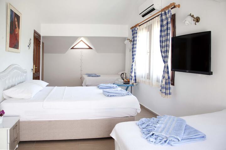 Room 15 of 52