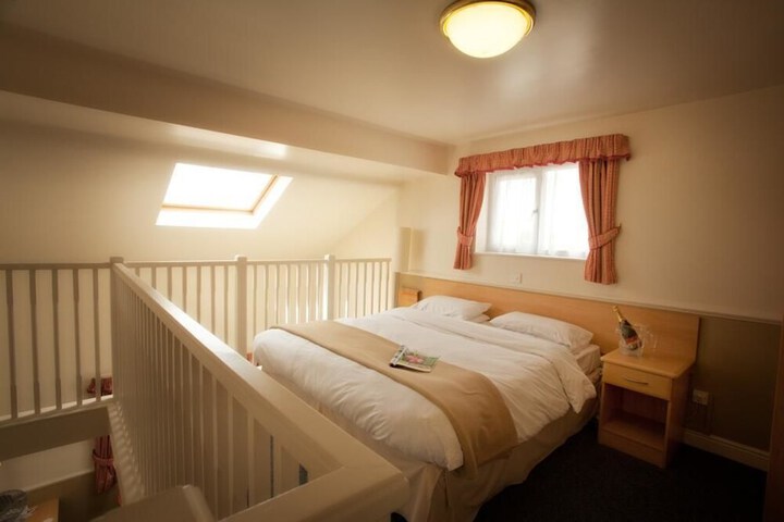 Room 4 of 26
