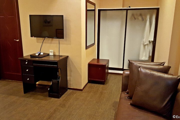 Room 22 of 49