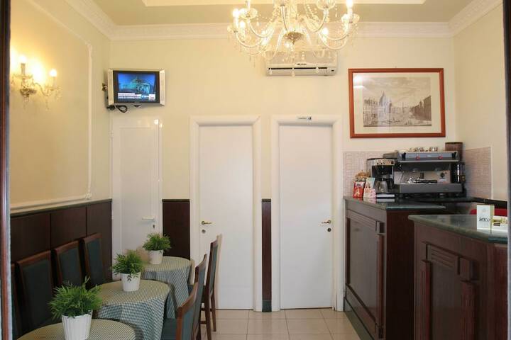 Breakfast area