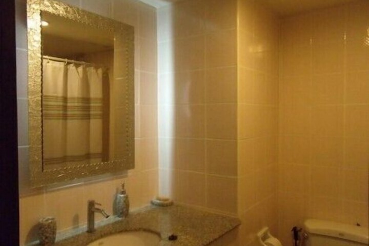 Room 15 of 28