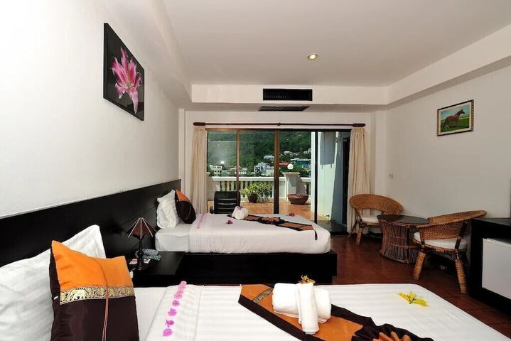 Room 8 of 99