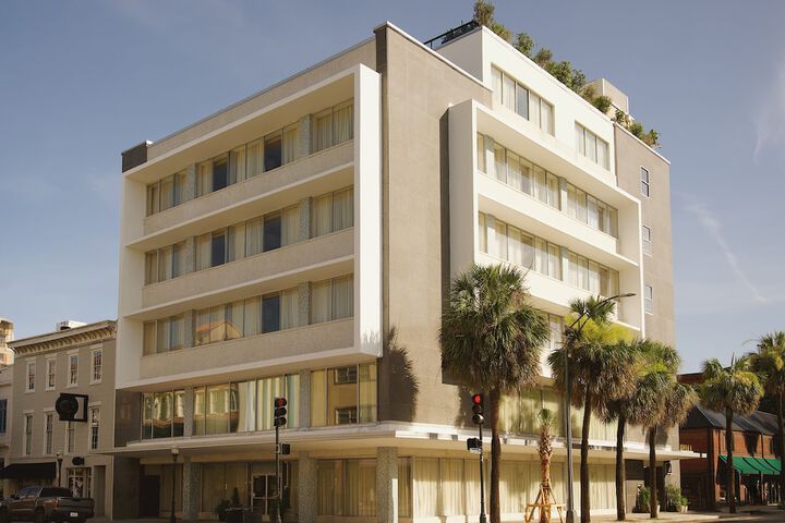 Hotel 70 of 72