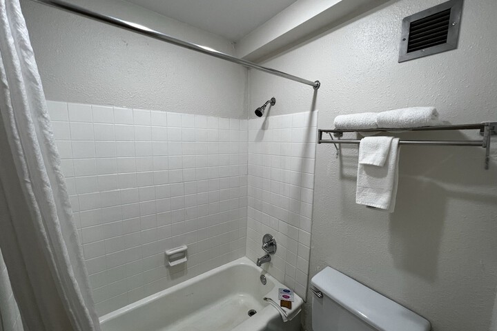 Room 22 of 39