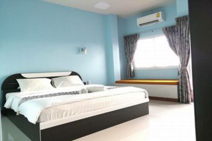 Room 9 of 25