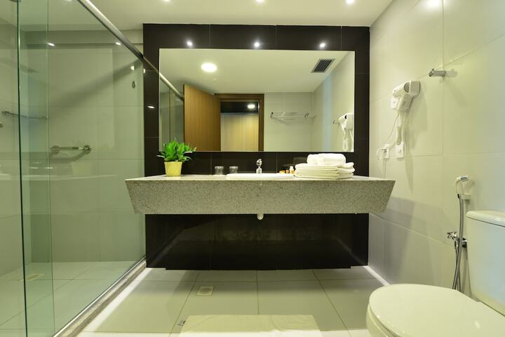 Room 52 of 122