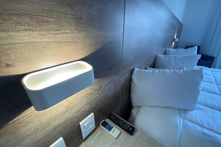 Room 8 of 17
