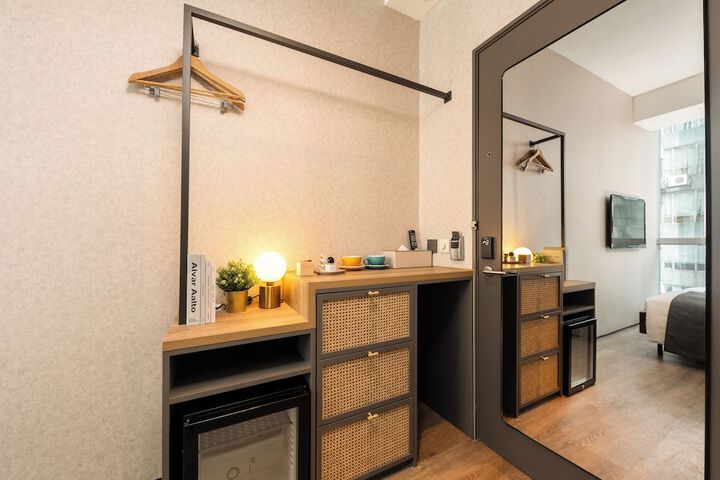 Room 40 of 49