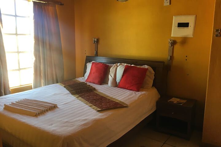 Room 4 of 25