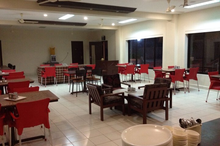 Dining 106 of 157