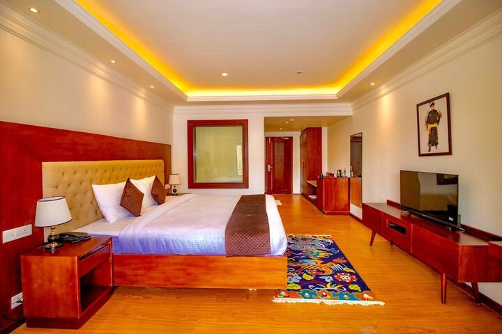 Room 5 of 25
