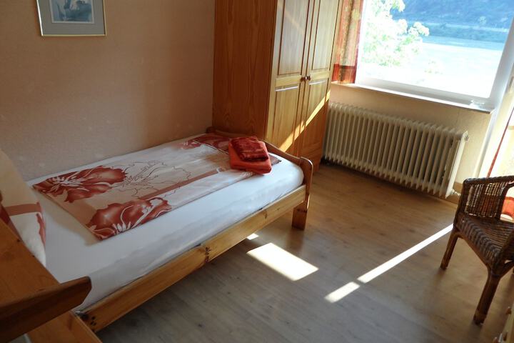 Room 8 of 35