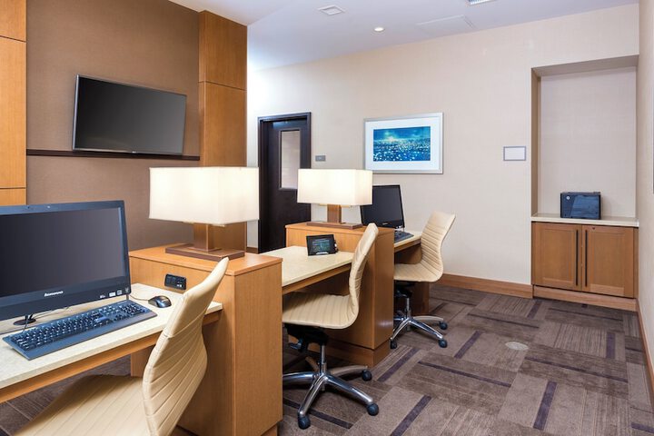 Business Center 18 of 21