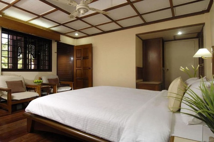 Room 8 of 137