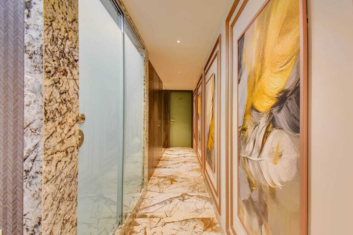 Room 4 of 15