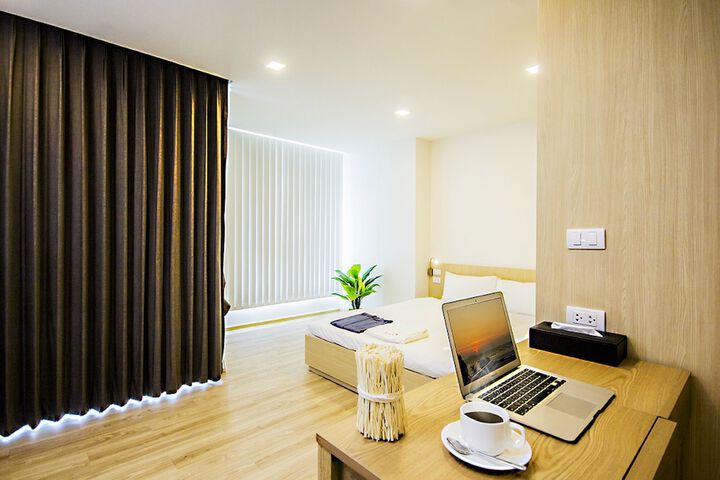 Room 5 of 33