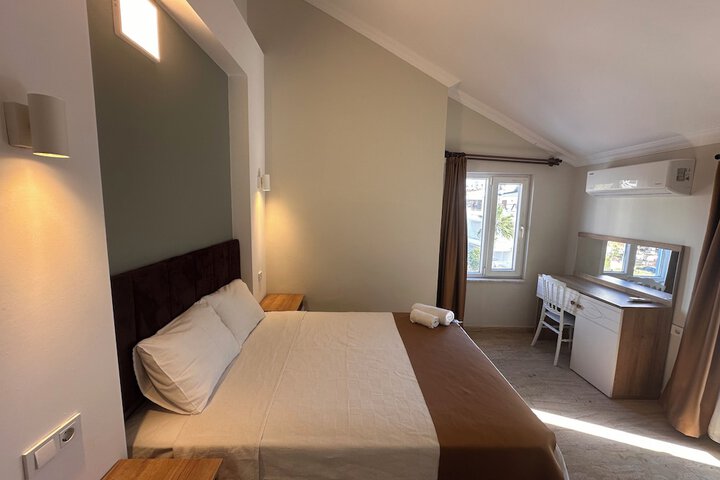 Room 53 of 171