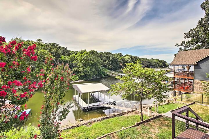 Dock Deck & Boat Slip: Lakefront Eucha Home
