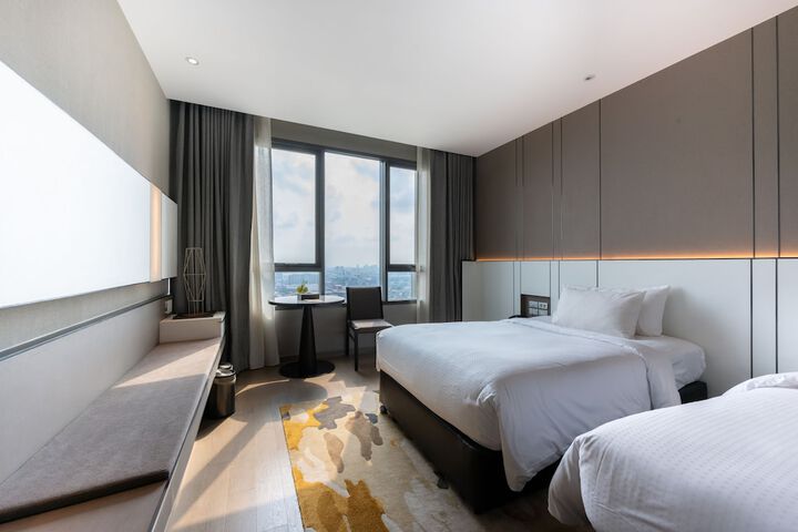 Room 35 of 151