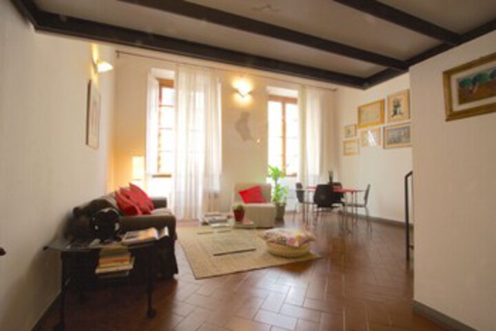 Room 10 of 14