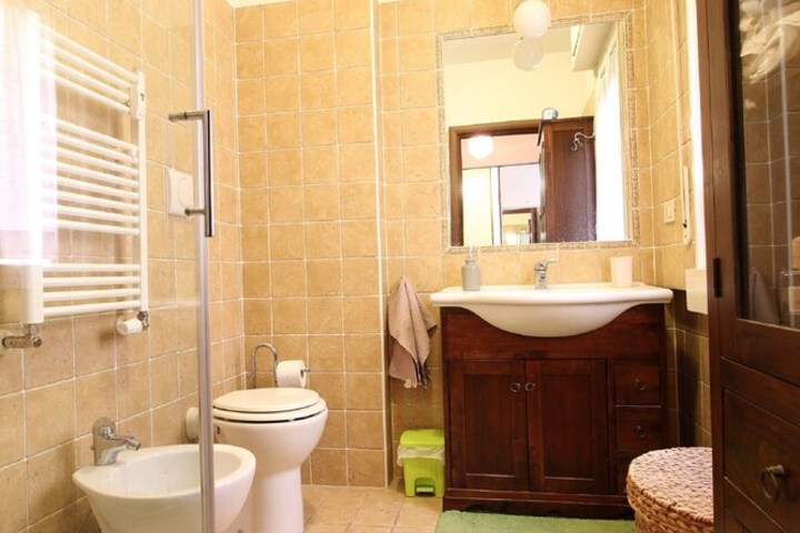 Room 5 of 26