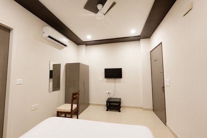 Room 10 of 35