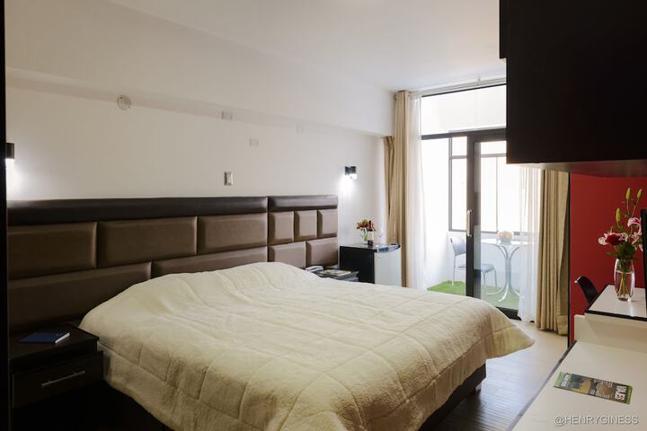 Room 4 of 19