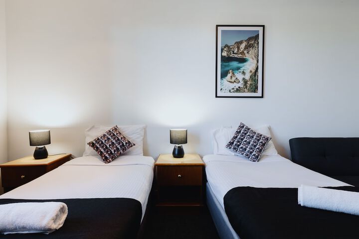 Room 10 of 84