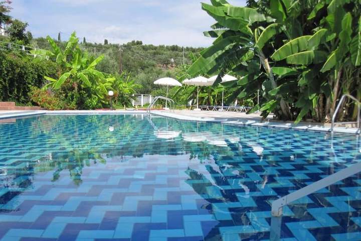 Pool 60 of 82