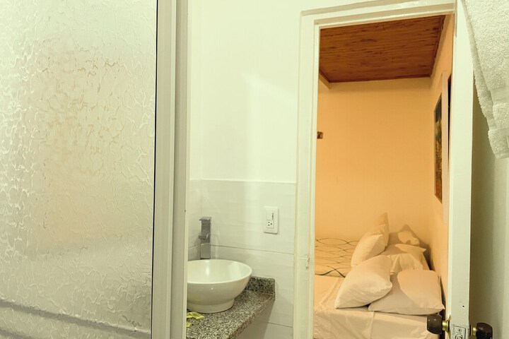 Room 100 of 123