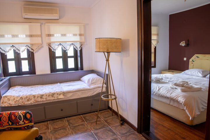 Room 5 of 27