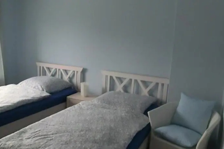 Room 4 of 10
