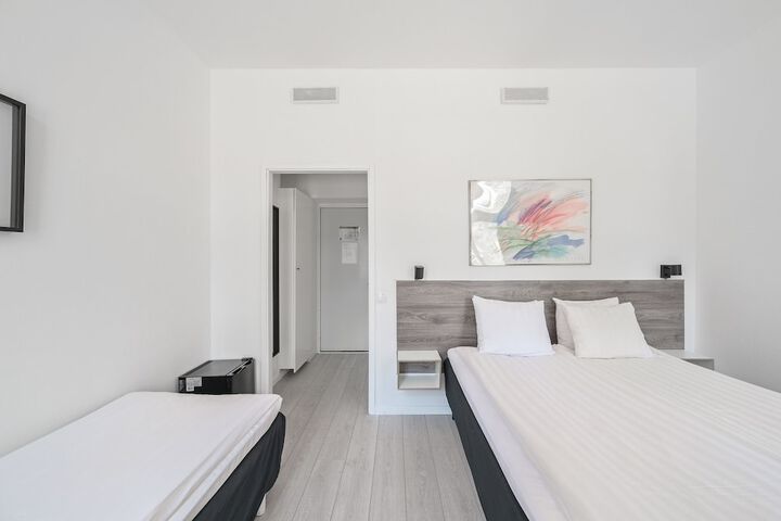 Room 17 of 75