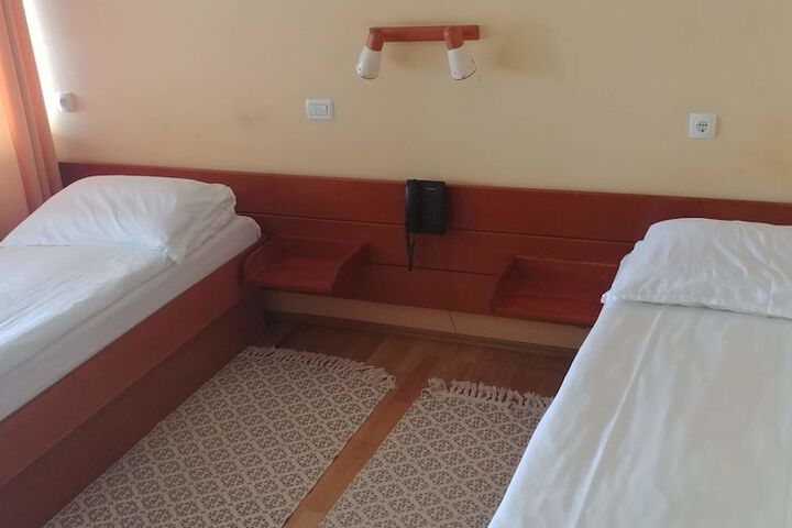Room 17 of 52