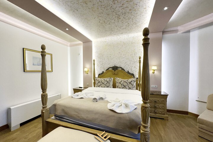 Room 18 of 121
