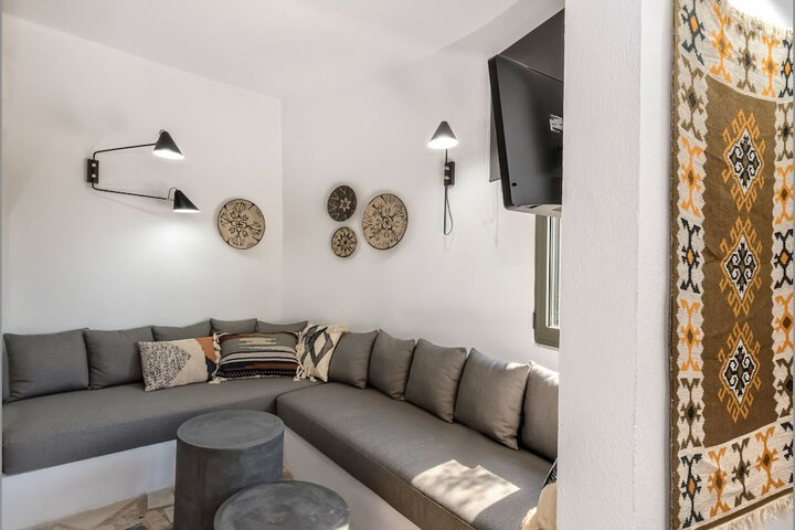 Room 82 of 150