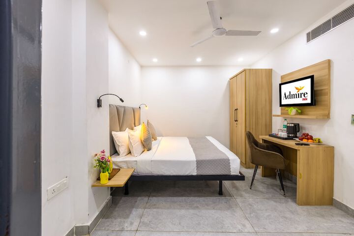 Room 16 of 28