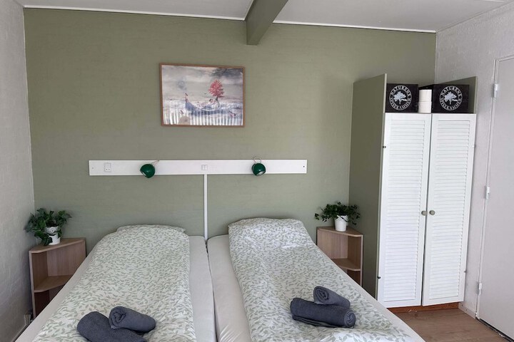 Room 49 of 99