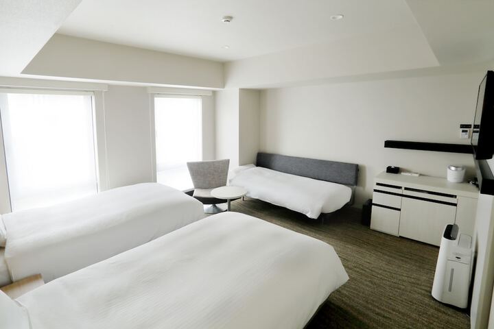 Room 9 of 30