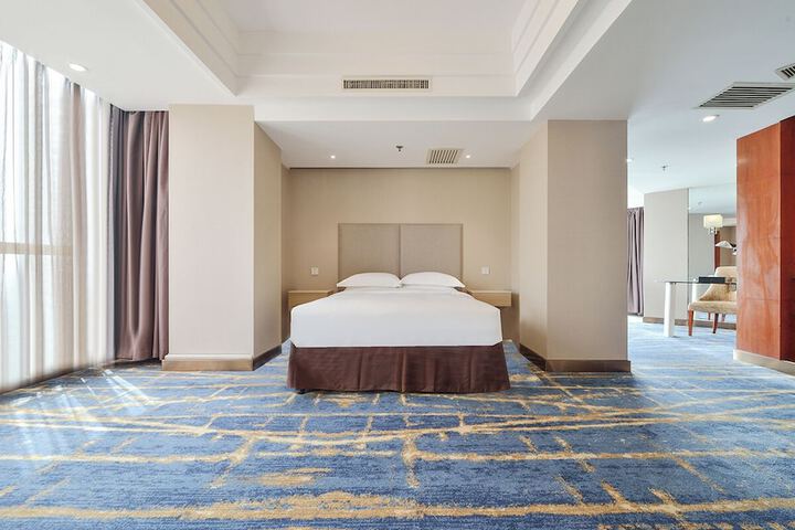 Room 30 of 91
