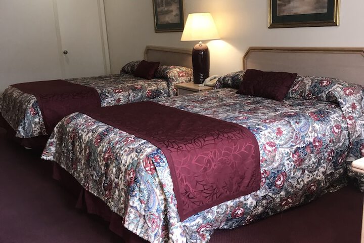 Room 6 of 10