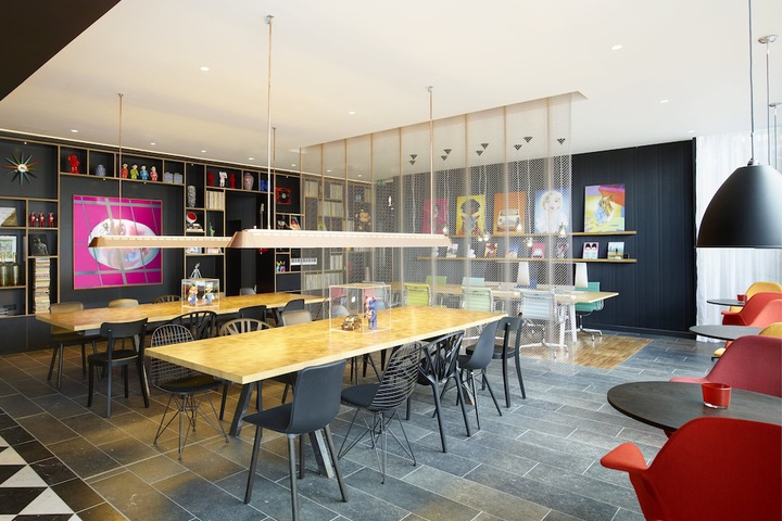 Guest Lobby